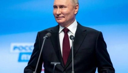 普京果然没有上当,特朗普威胁:向乌克兰运送更多防御性武器,俄罗斯的回应让全世界叫绝!