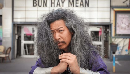 法国知名华裔演员为捡手机从8楼坠亡,曾与《这个杀手不太冷》主演合作电影