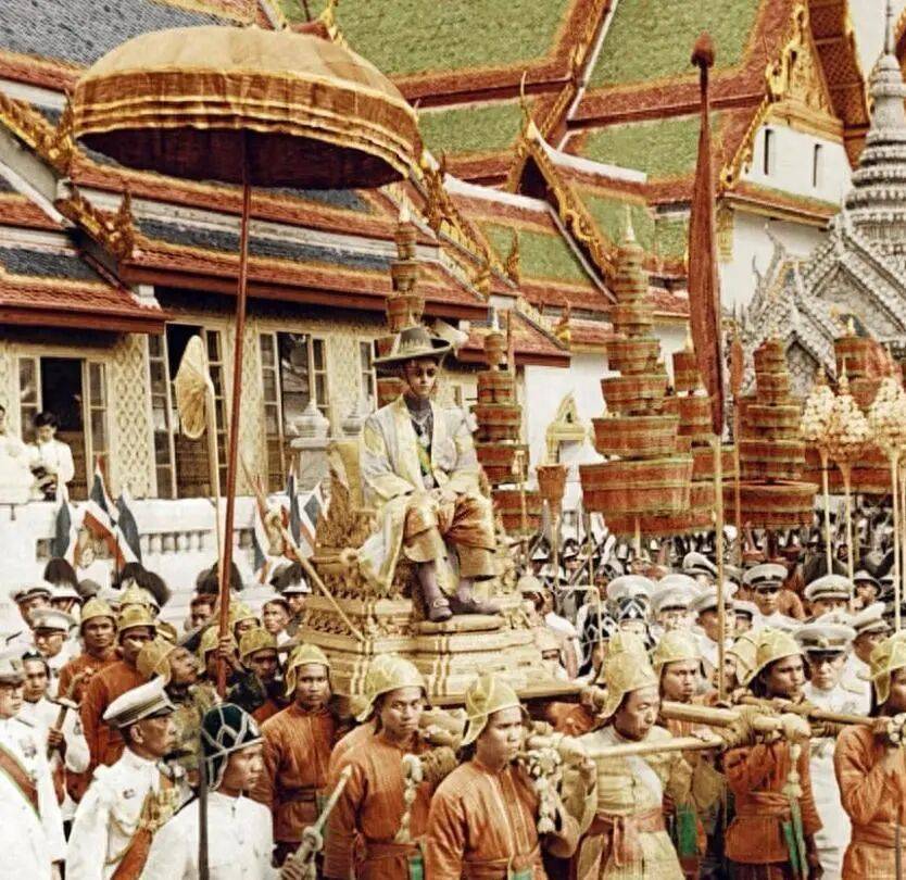 泰国王太后诗丽吉去世,留下19顶奢华王冠和她的传奇一生