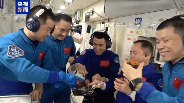 太空烧烤??来看航天员们的“吃饭历程”!