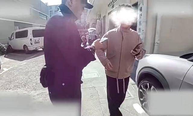 赶紧退!全群都是“气氛组” 只有你一人在“投资”